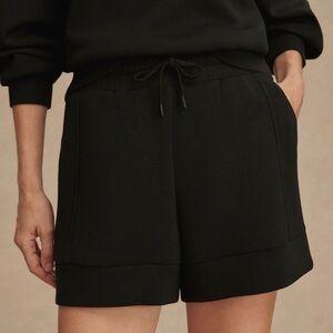 Varley Atrium High-Rise Short 4.5"